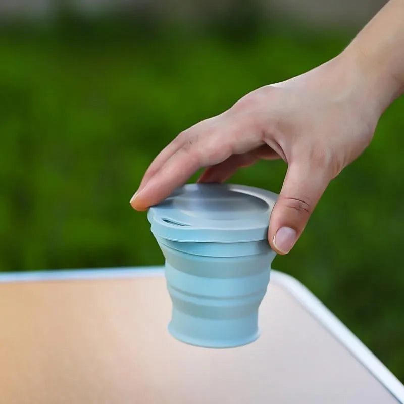 Eco-Friendly Collapsible Silicone Travel Cup with Carabiner – Heat-Resistant, Portable, and Space-Saving (180ml)